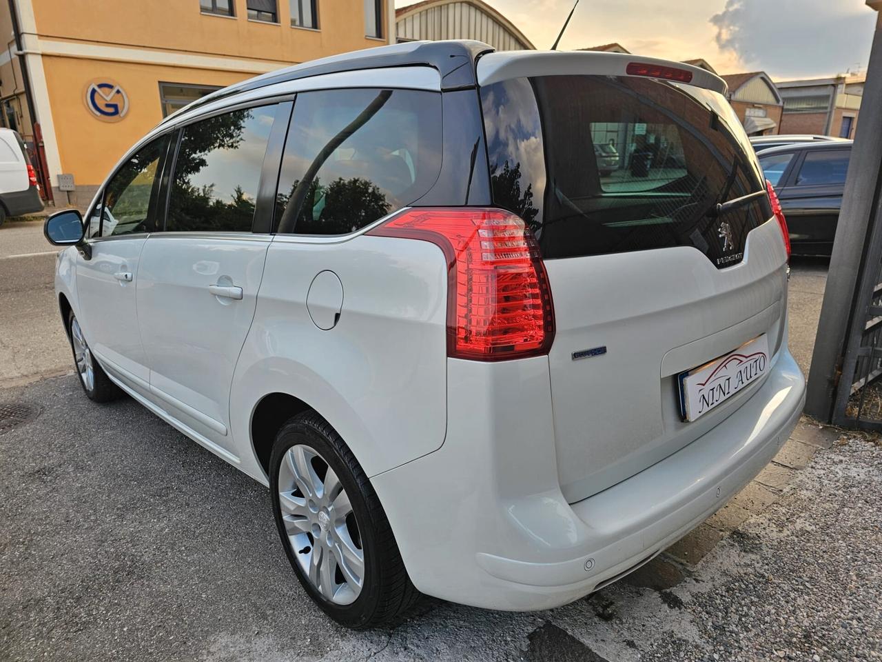 Peugeot 5008 1.6 120cv BlueHdi S&S Allure*Navi*Tetto*Euro6*
