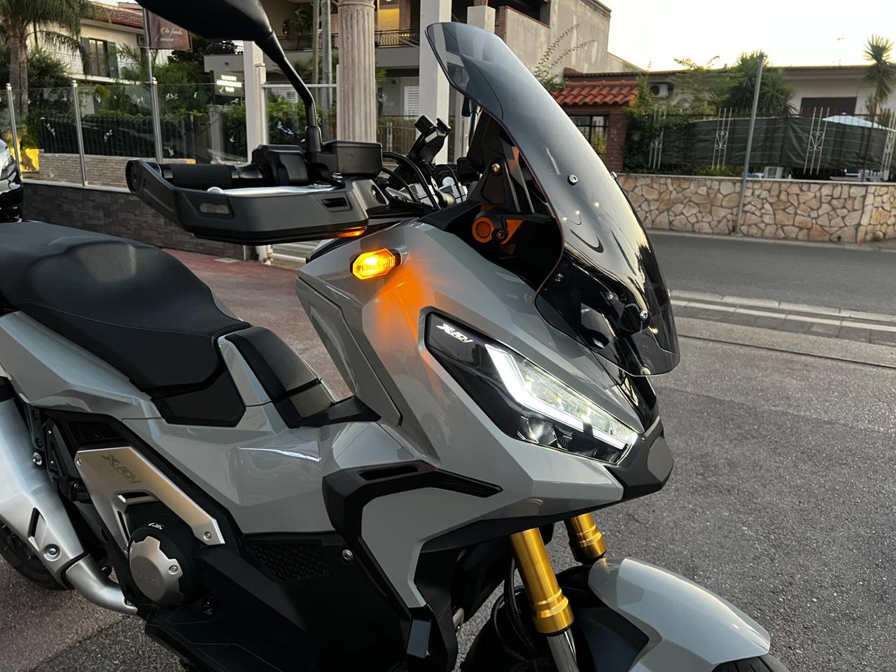 Honda X-ADV 750 Fulled- PARI AL NUOVO