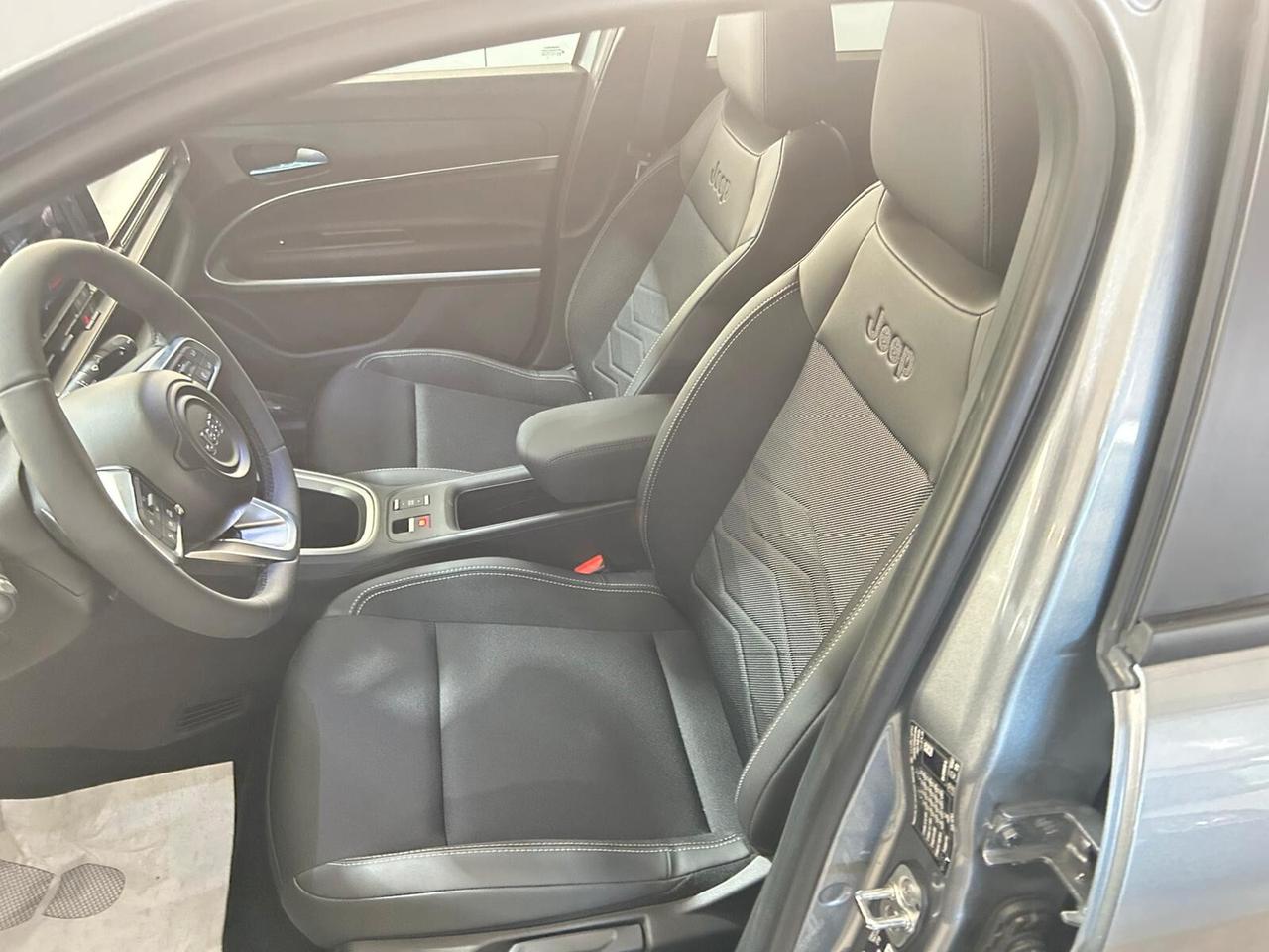 Jeep Avenger 1.2 Turbo 110 CV MHEV Summit