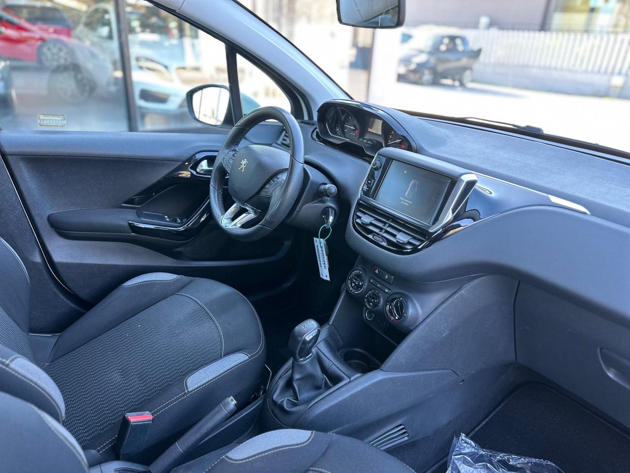 Peugeot 208 PureTech 82 5 porte Allure