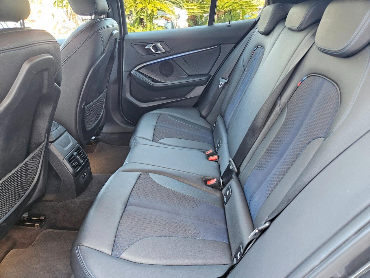 Bmw 118 118d 5p. Msport