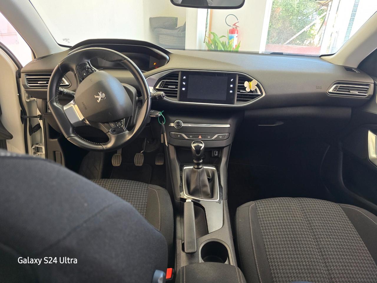 Peugeot 308 BlueHDi 130 S&S EAT8 SW Active Business