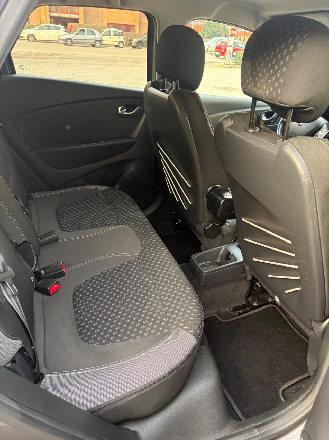 Renault Captur 1.5 dci anno 2017 km soli 108 mila