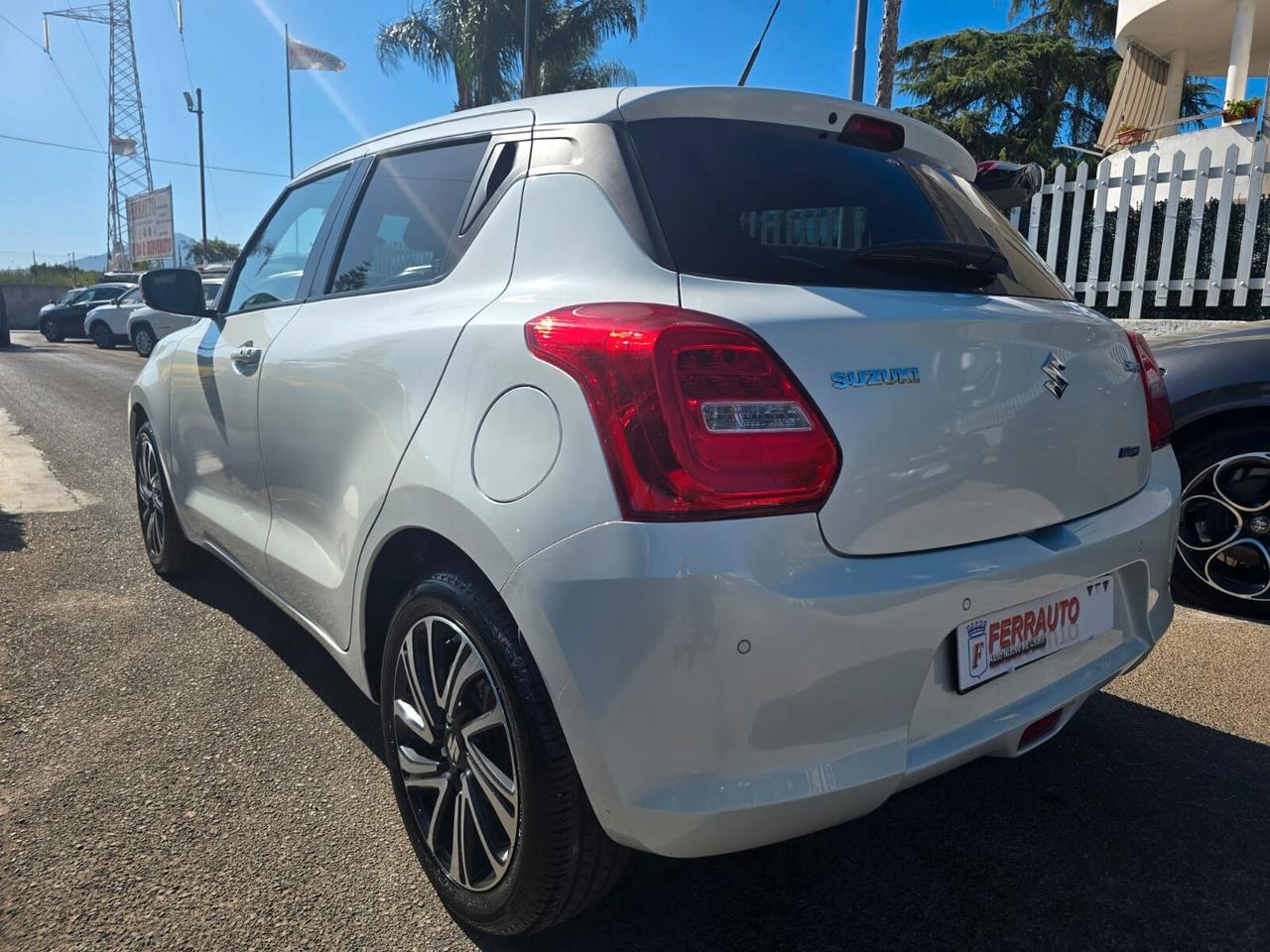SUZUKI SWIFT 1.2 HYBRID 83CV TOP EDITION FULL PERLATO