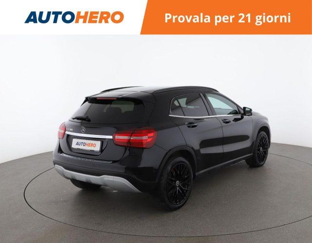 MERCEDES-BENZ GLA 180 Business
