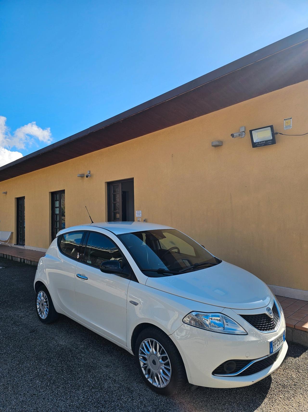 Lancia Ypsilon 1.2 69 CV 5 porte GPL Ecochic Gold