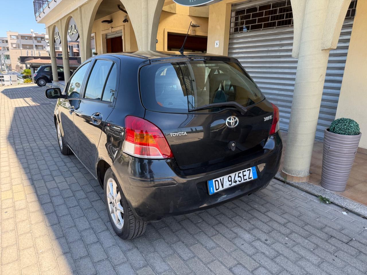 Toyota Yaris 5 porte benzina Unipro pochi km