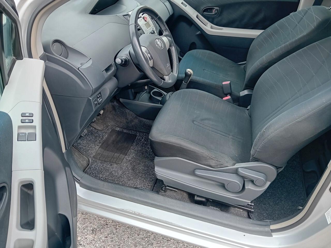 Toyota Yaris 1.0 3 porte Sol