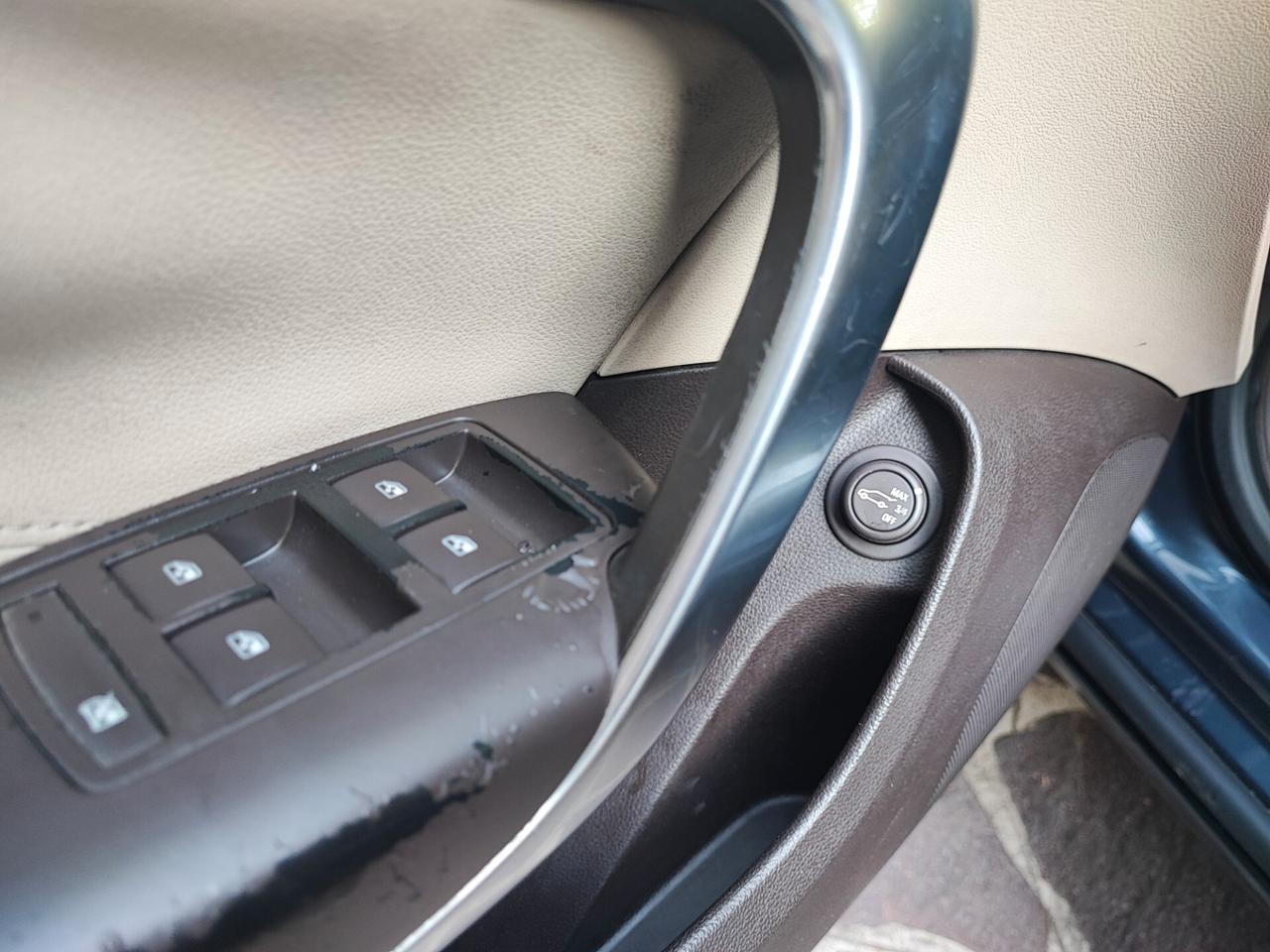 Opel Insignia 2.0 160 CV sports Tourer Cosmo