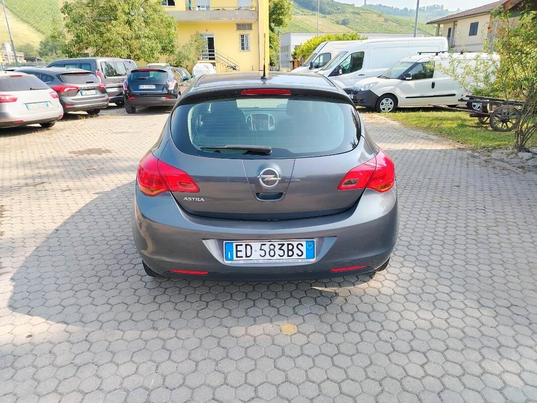 Opel Astra 1.4 Cosmo 100cv
