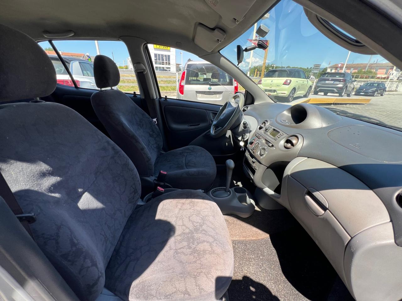 Toyota Yaris 1.3i 16V cat 5 porte aut. Sol