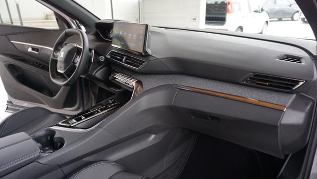 PEUGEOT 3008 BlueHDi 130 S&S EAT8 Allure Pack