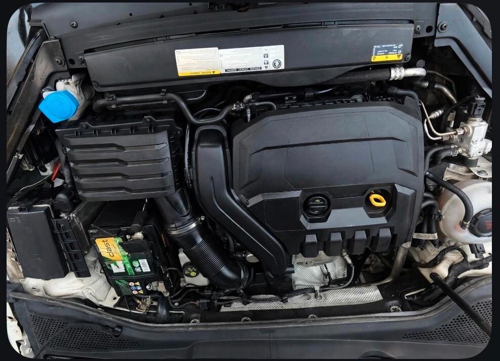 VOLKSWAGEN GOLF VII TGI METANO 130CV EXECUTIVE DSG NAVI ALCANTARA SENSORI DI PARCHEGGIO ANTERIORI POSTERIORI CERCHI IN LEGA OK NEOPATENTATI - CON € 25 percorrenza KM 460 - GARANZIA 12 MESI -