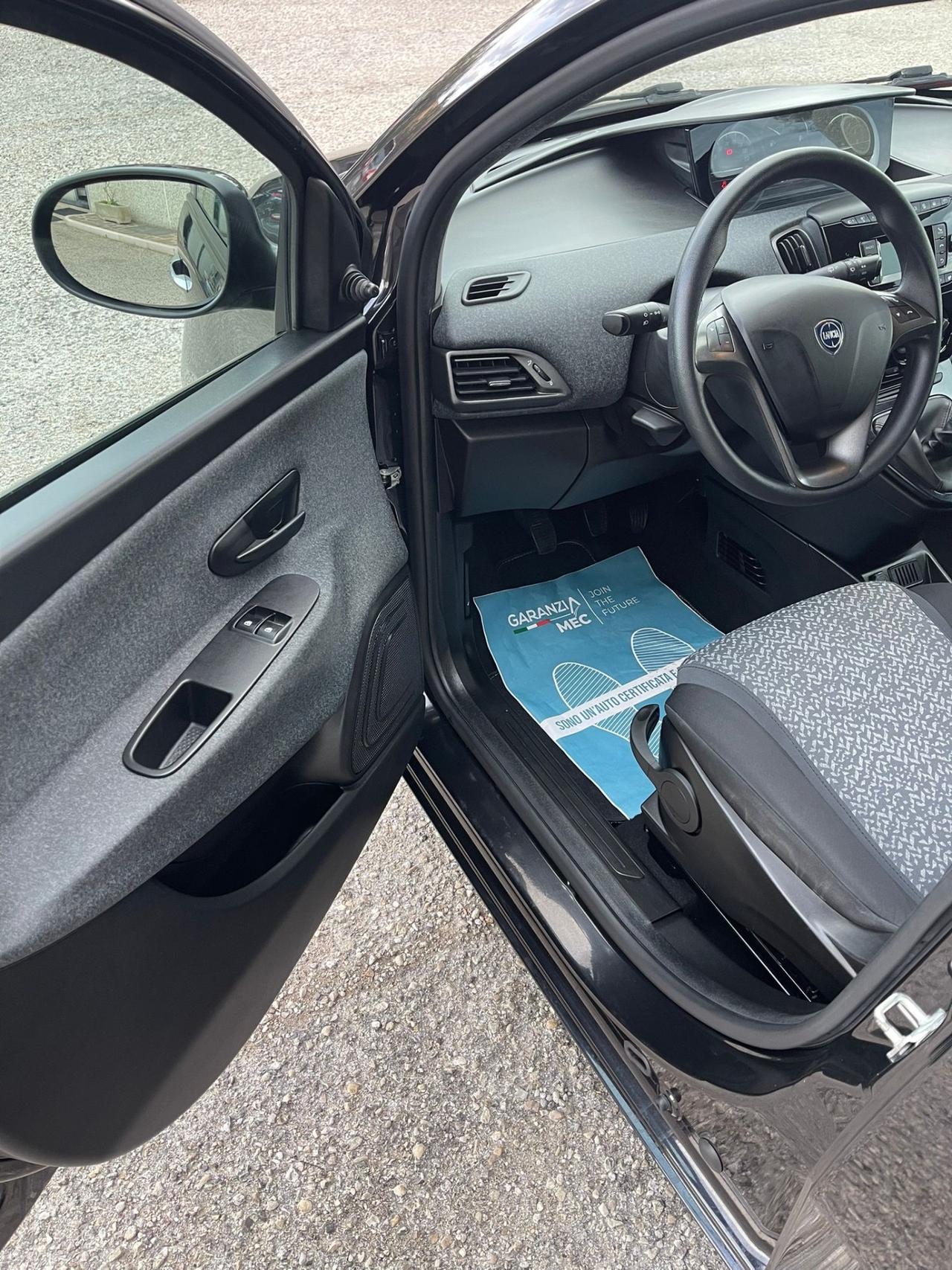 Lancia New Ypsilon 1.0 - Hybrid - GARANZIA