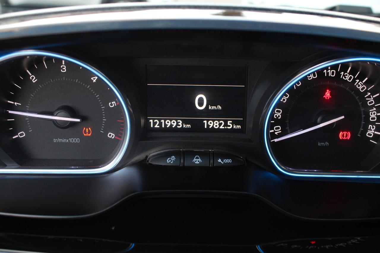 Peugeot 2008 BlueHDi 100 S&S Allure