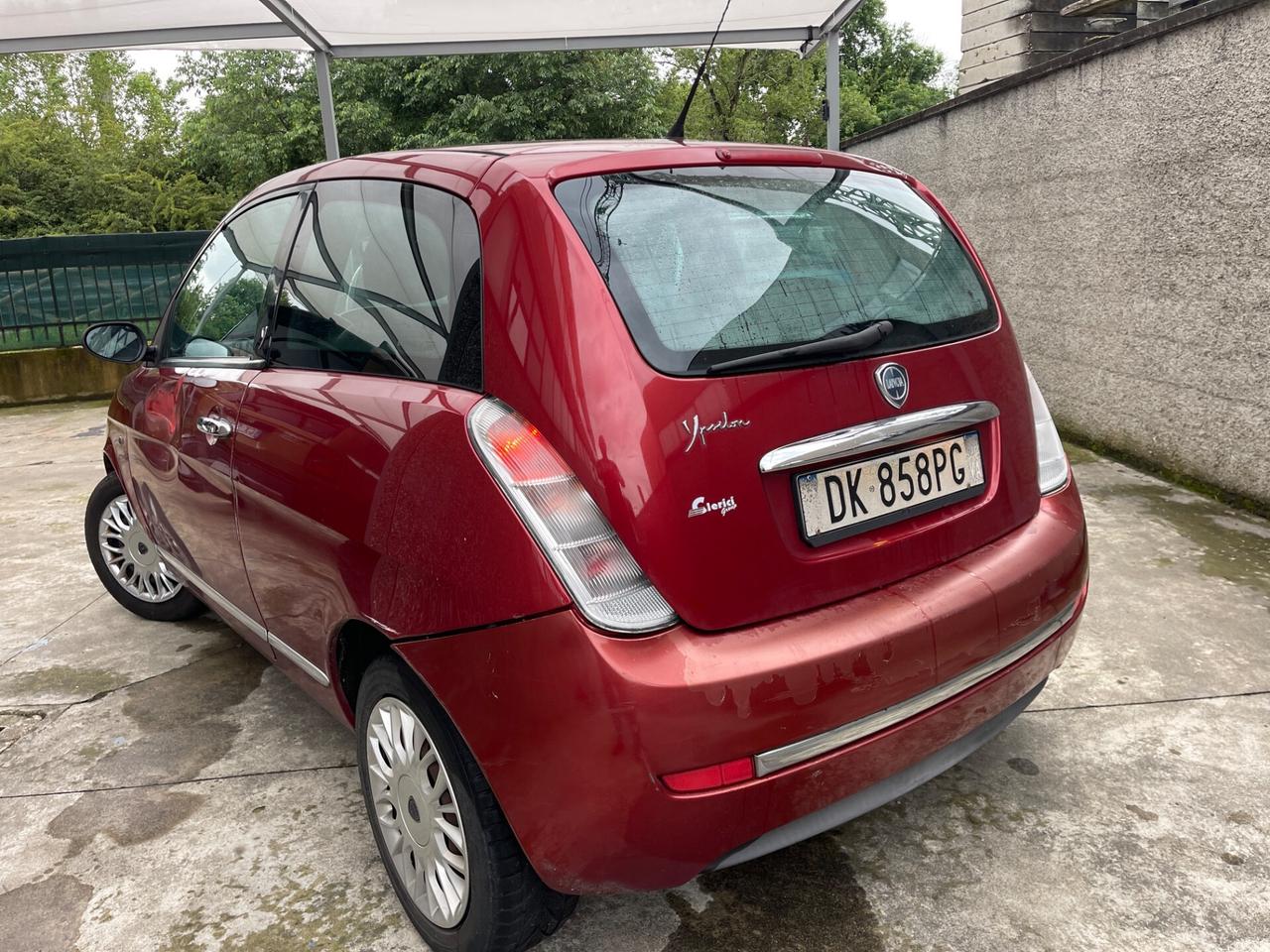 Lancia Ypsilon 1.2 benzina euro4 neopatentati