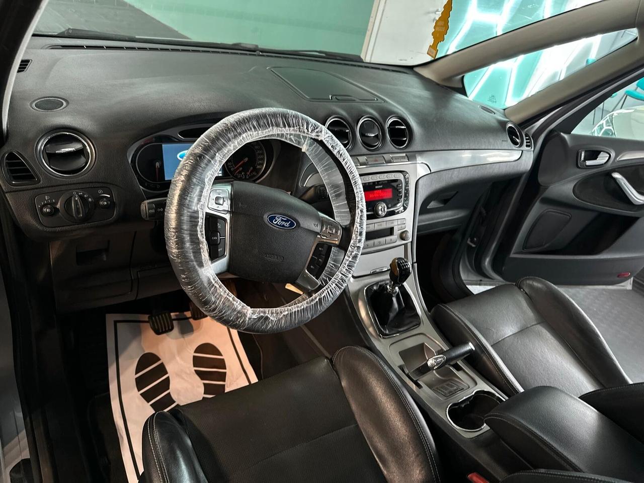 Ford Galaxy 2.2 TDCi 175 CV Ghia DPF