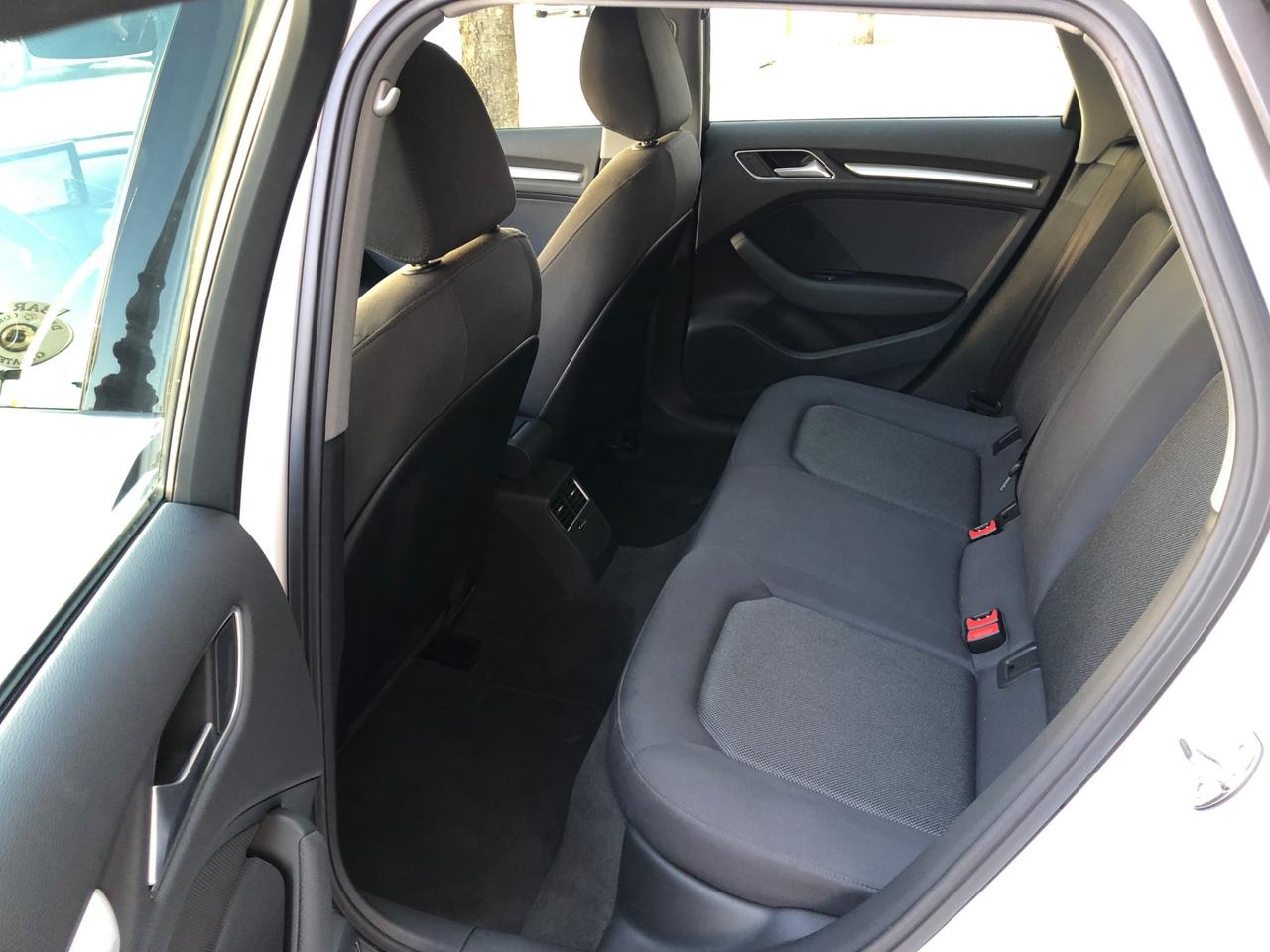 Audi A3 SPORTBACK 1.6TDI 110CV Design FULL/LED/NAV
