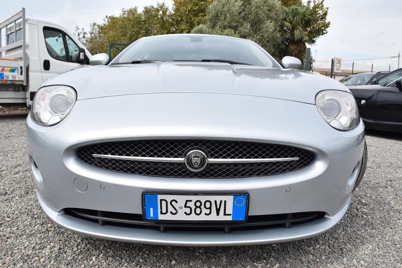 Jaguar XK 4.2 V8 Coupé AUTOM. - CERTIFICATA TAGLIANDATA NAVI CRUISE SENSORI PELLE