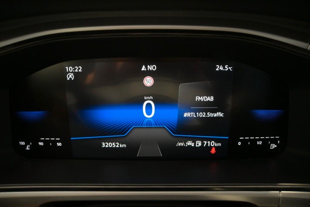 VOLKSWAGEN T-ROC 2.0 TDI 115CV SCR LIFE ( FARI LED - DIGITAL COCKPIT - ADAPTIVE CRUISE - NAVI - APP CONNECT - PARK ASSIST - TETTO BICOLORE )