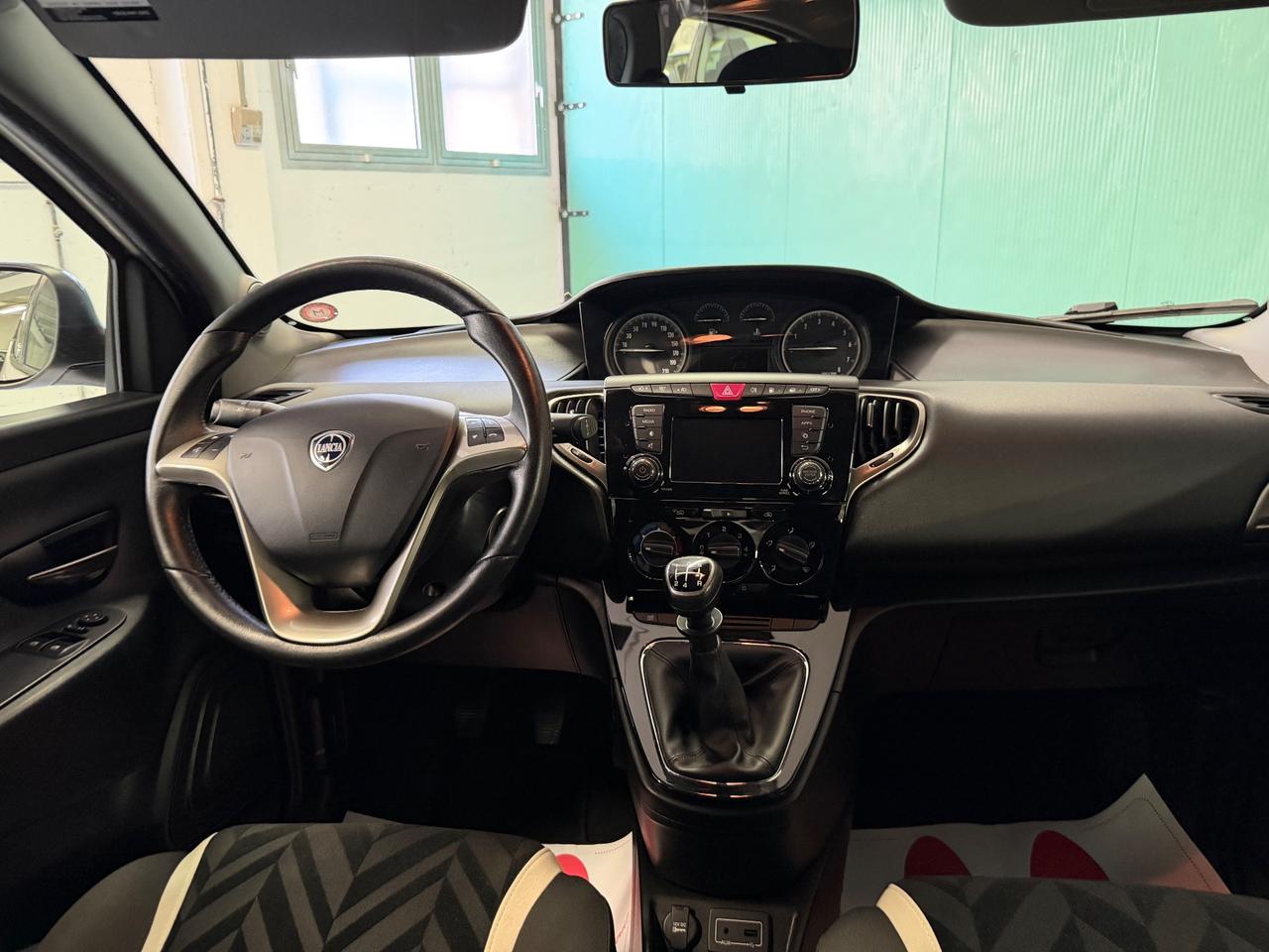 Lancia Ypsilon 1.2 69 CV 5 porte Benz/GPL Ecochic Gold