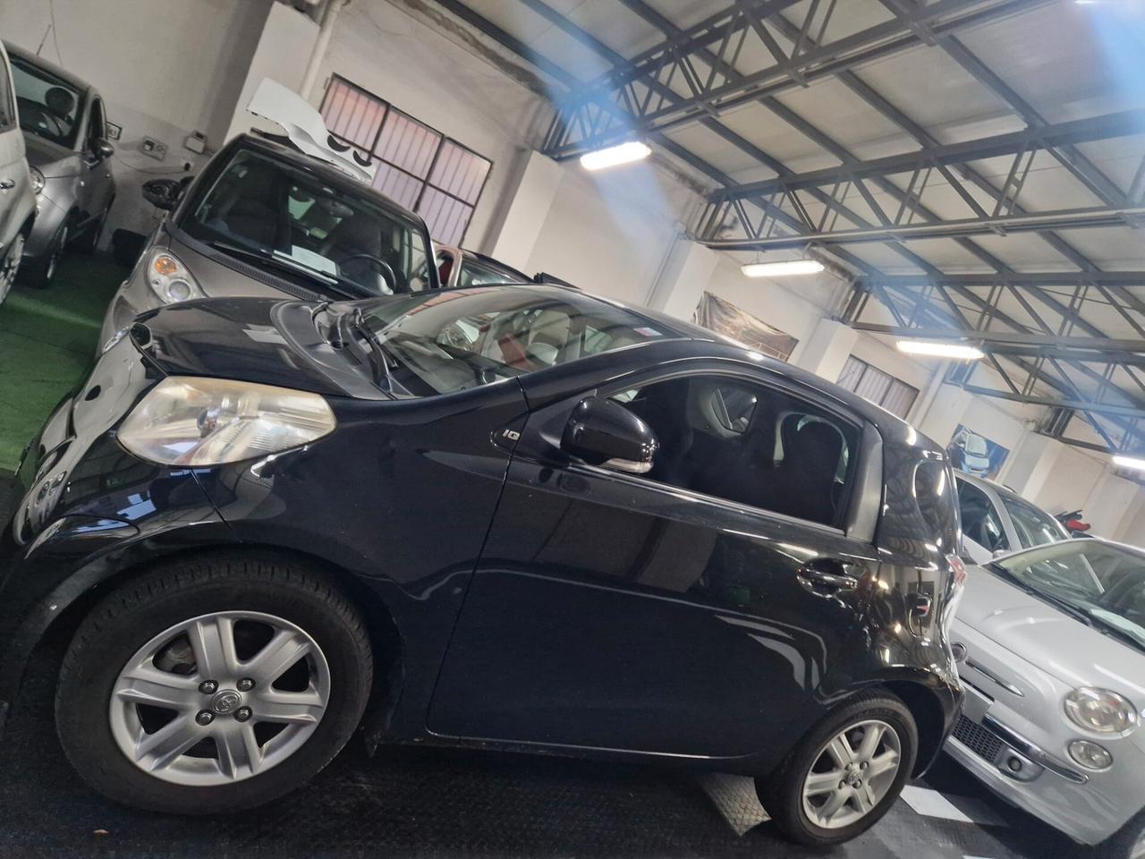 Toyota iq automatica 2010 solo 70000km garanzia