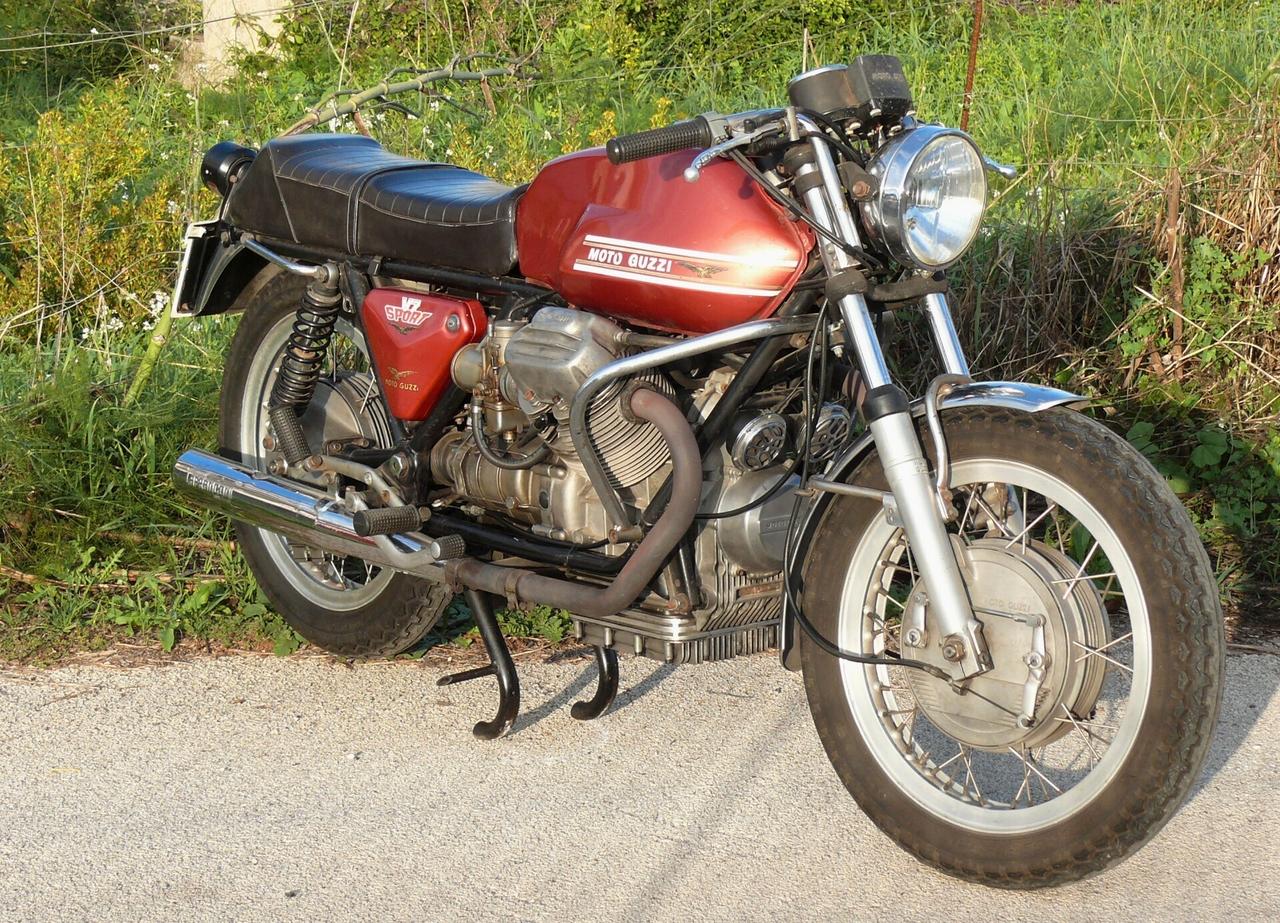 Moto Guzzi V7 SPORT (M1225)