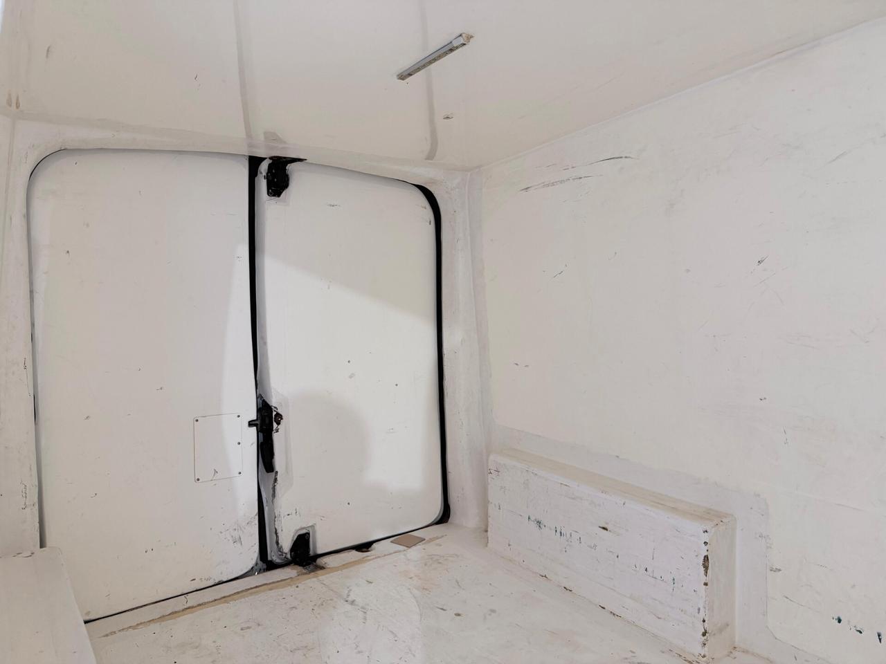 Peugeot Expert 2.0 HDi 125CV COIBENTAZIONE INTERNA 3POSTI