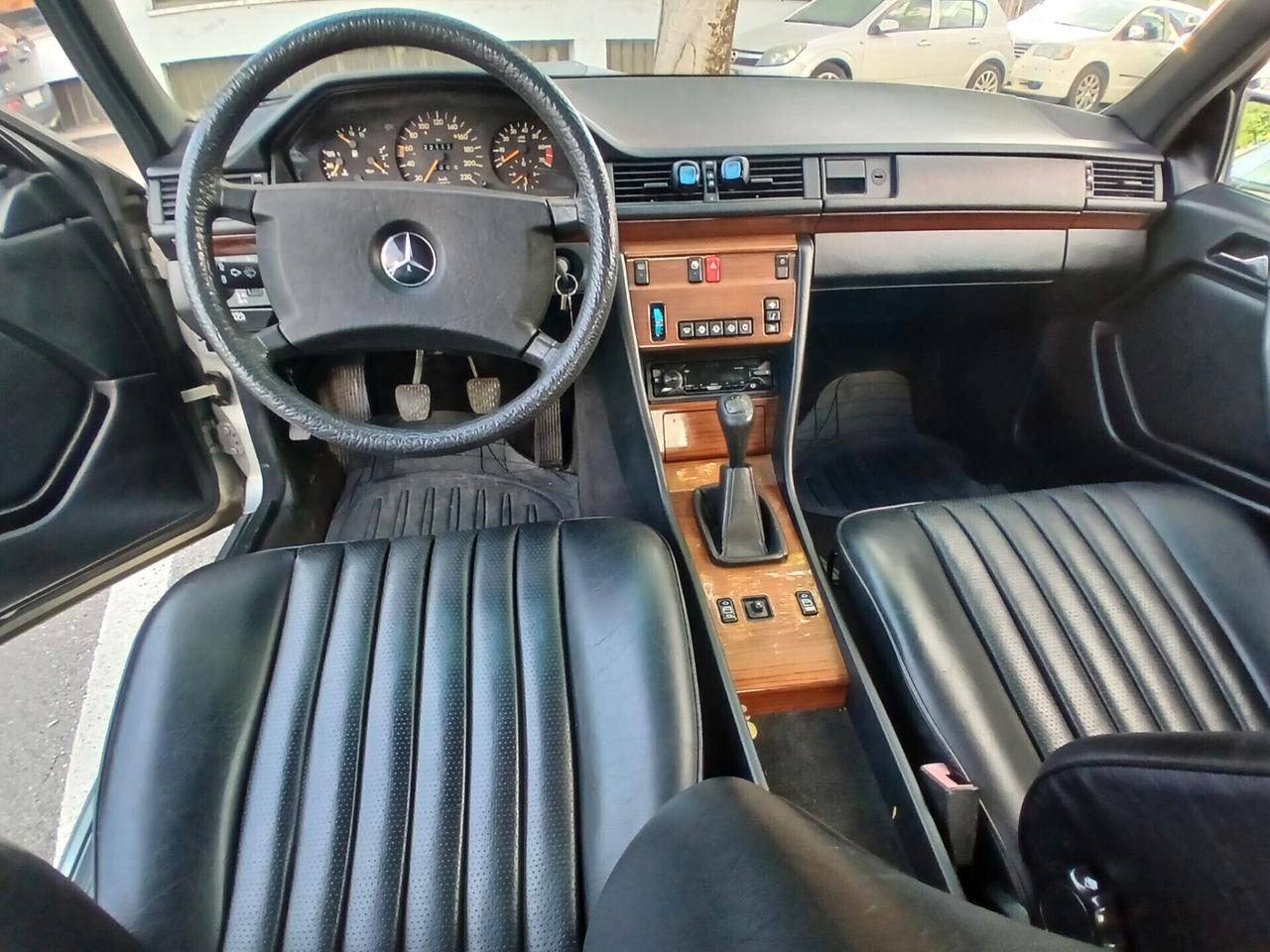 Mercedes-benz E 200 E200