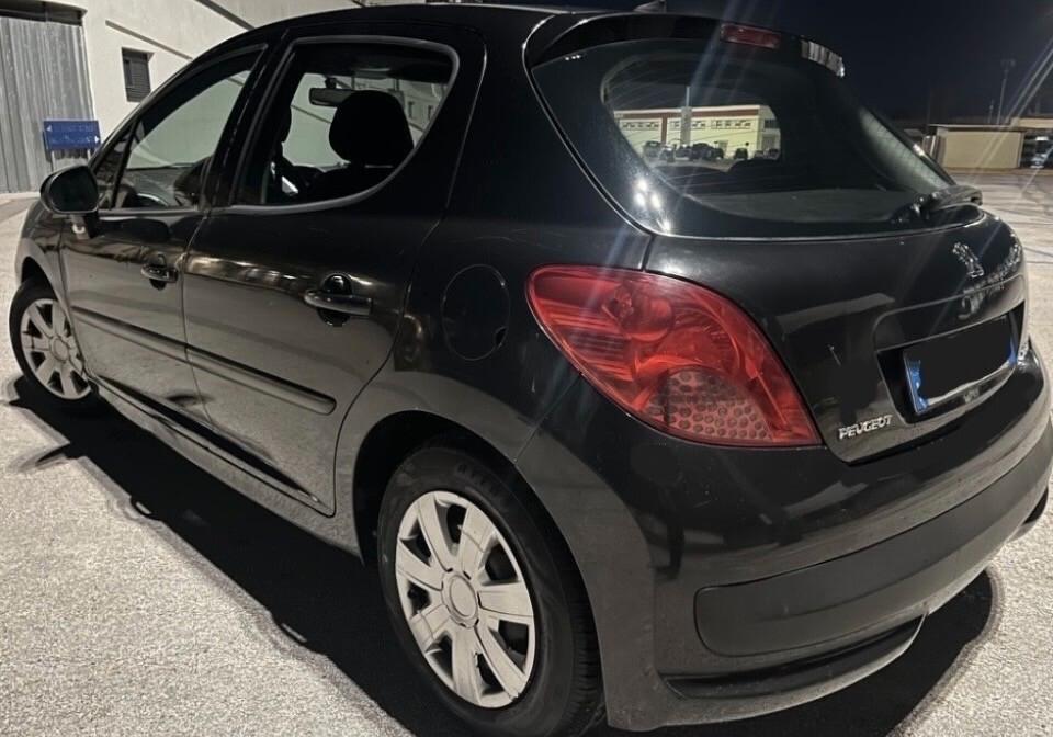 OCCASION E) Peugeot 207 1.4HDI X Neopatentati