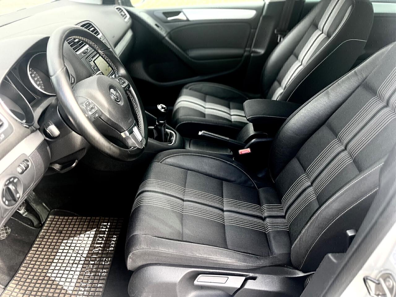 Volkswagen Golf 1.6 TDI(105cv)*NAVI*SEDILRISCALD*SENSORI