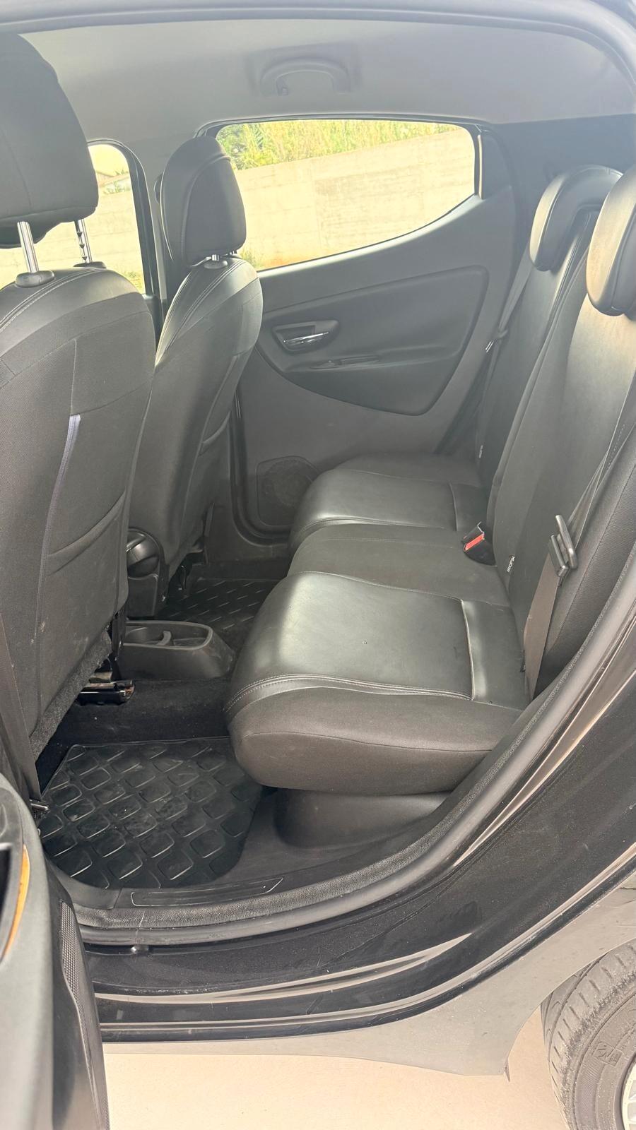 Lancia Ypsilon 1.3 MJT 16V 95 CV 5 porte S&S Silver