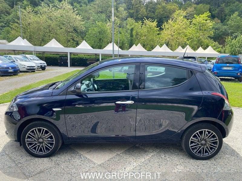 Lancia Ypsilon 1.0 FireFly 5 porte S&S Hybrid Ecochic Gold