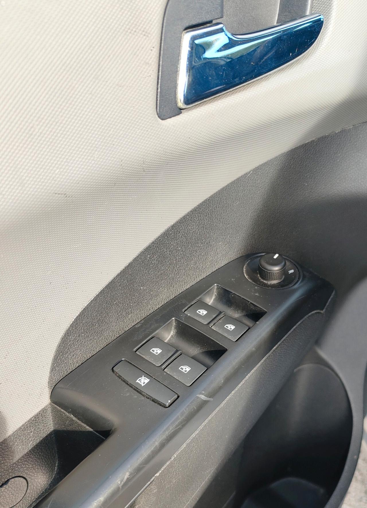 Chevrolet Aveo 1.2 86CV GPL 5 porte LT UNIPROPRIETARIO Neopatentati