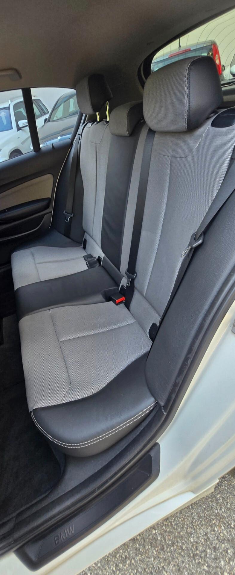 Bmw 118 118d 5p. Urban