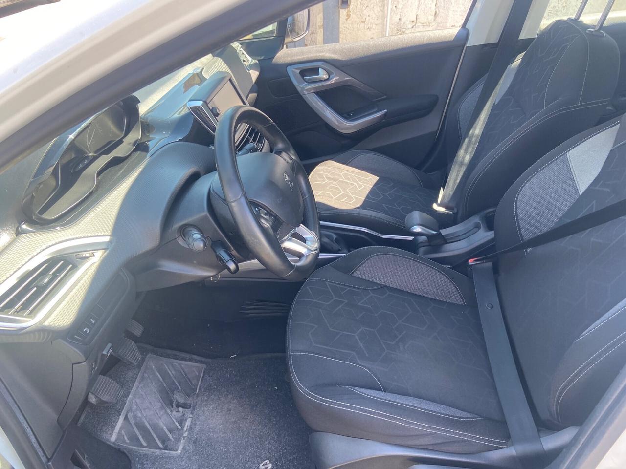 Peugeot 2008 PureTech 82 Access Benz/gpl