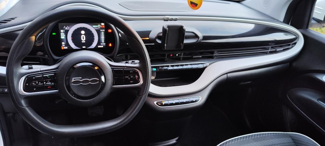 Fiat 500 500e Berlina 23,8 kWh Action