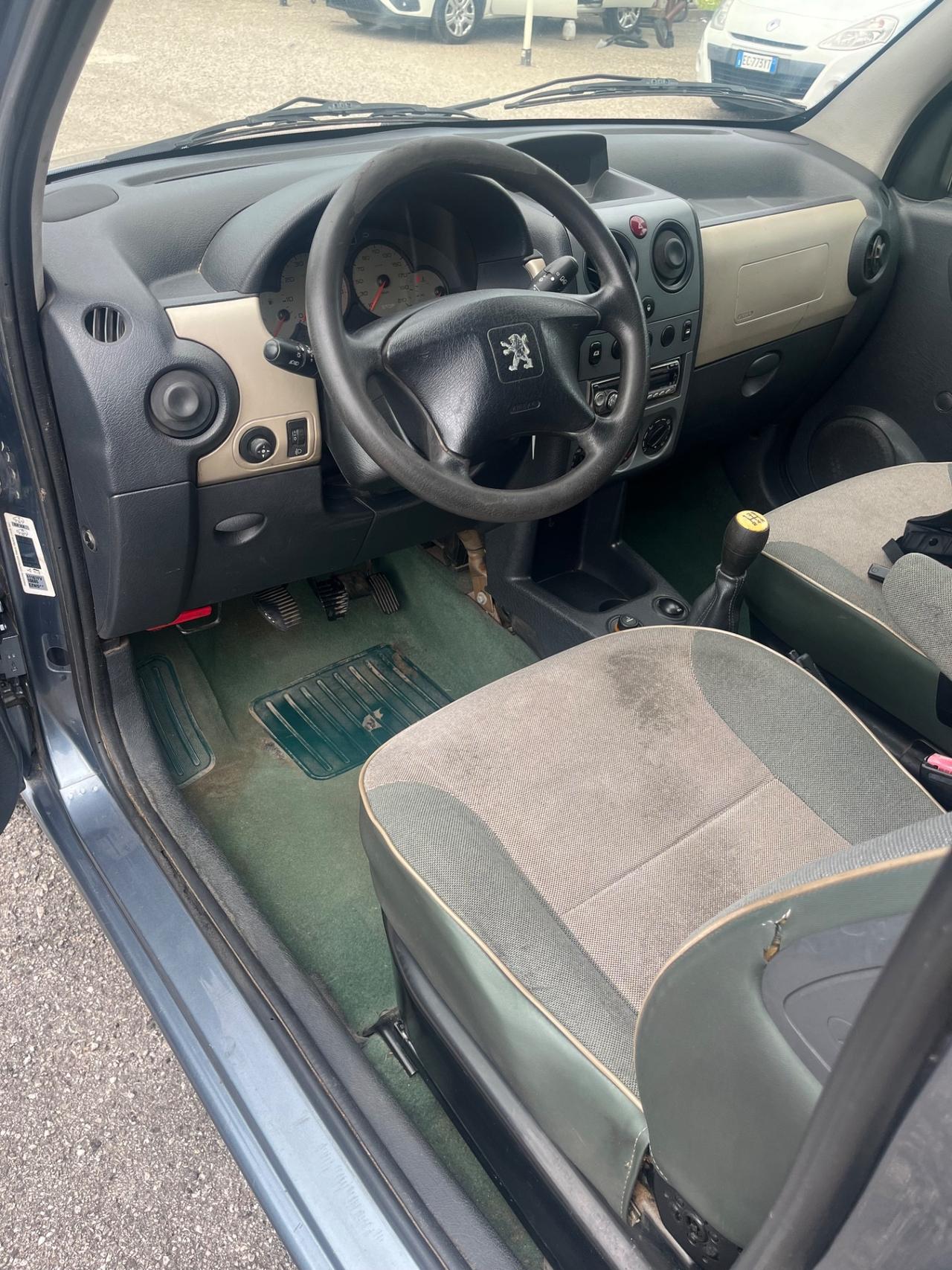 Peugeot Ranch 1.6 HDi 5p. Totem