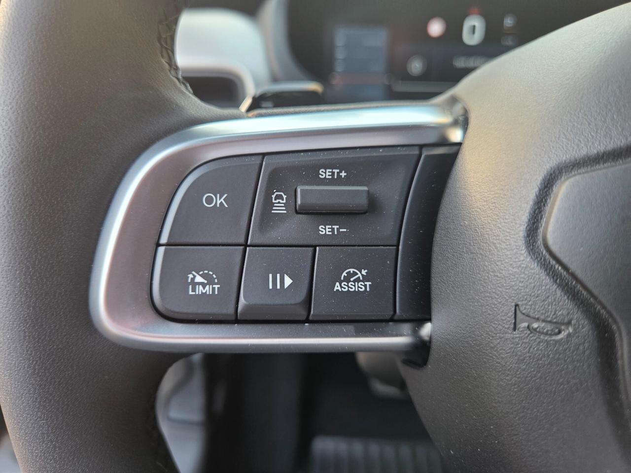 Jeep Avenger E-Hybrid 1.2 110 cv Dct Summit KM0