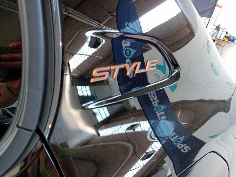 Peugeot 208 Hybrid 100 e-DCS6 Style