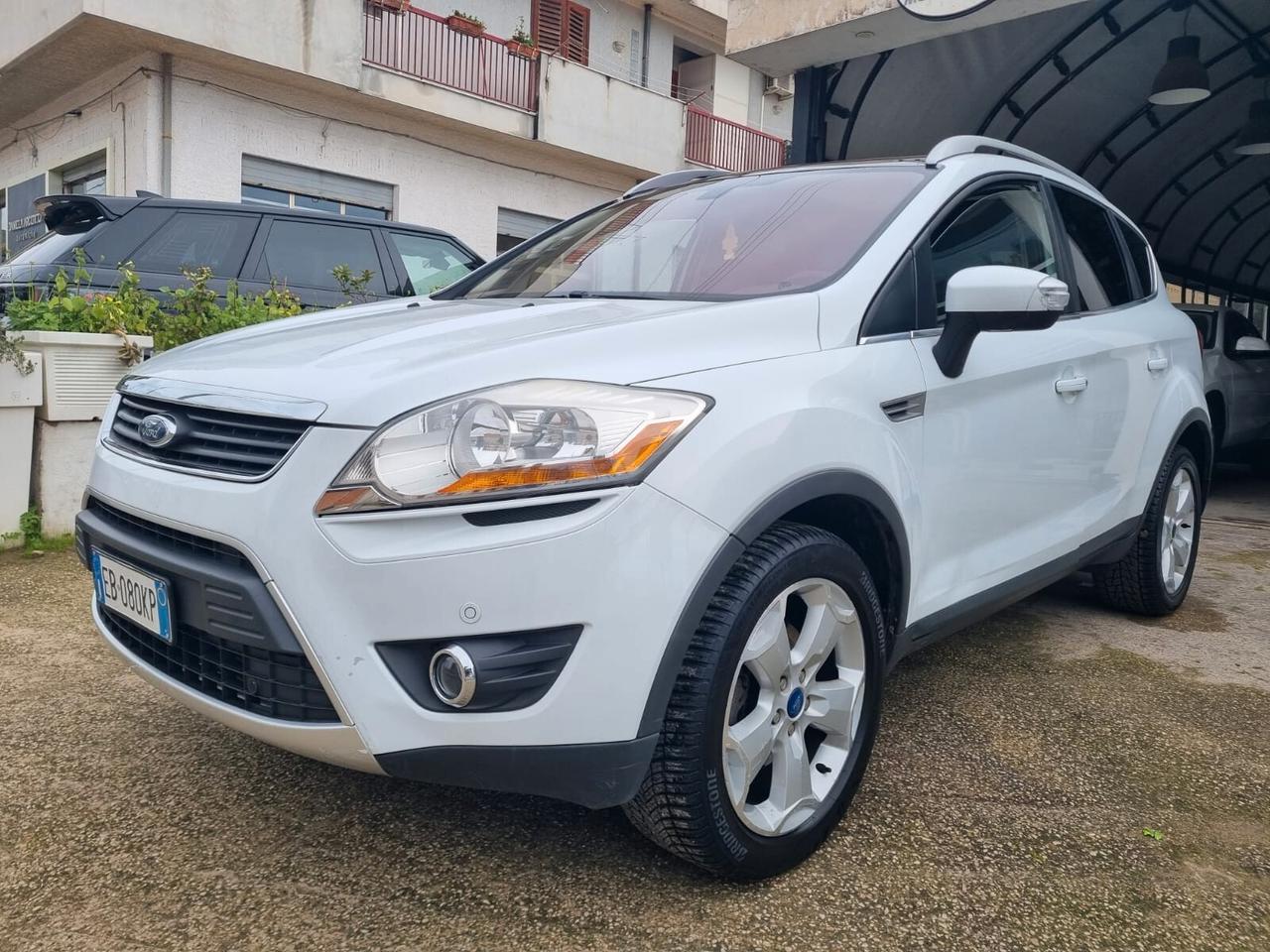 Ford Kuga 2.0 TDCi 163 CV TETTUCCIO E NAVISAT