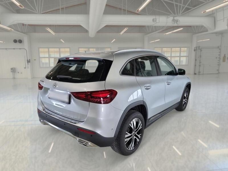 MERCEDES-BENZ GLA 200 D AUTO PROG ADVANCED CROSSOVER