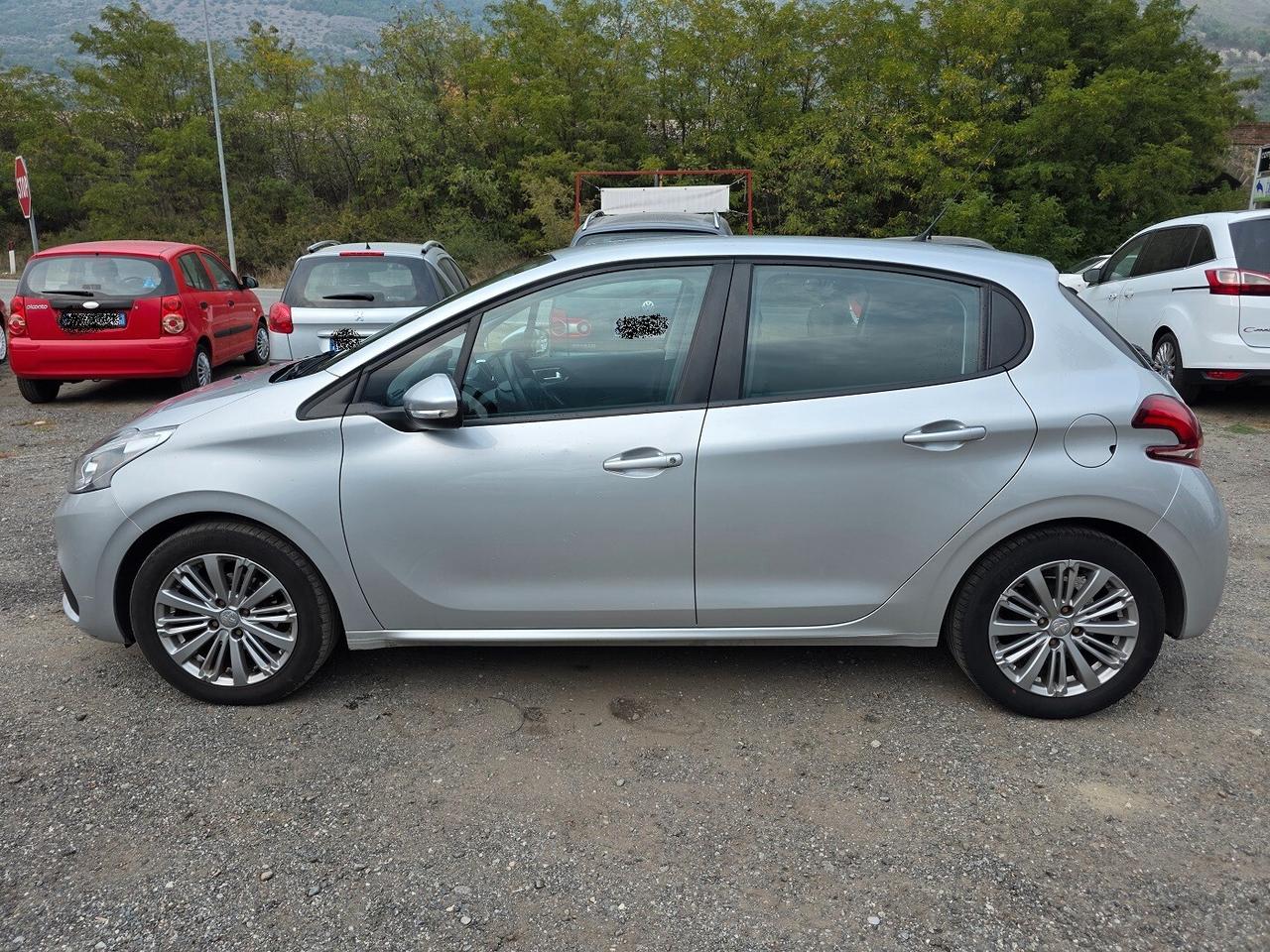 Peugeot 208 1.2 5 porte