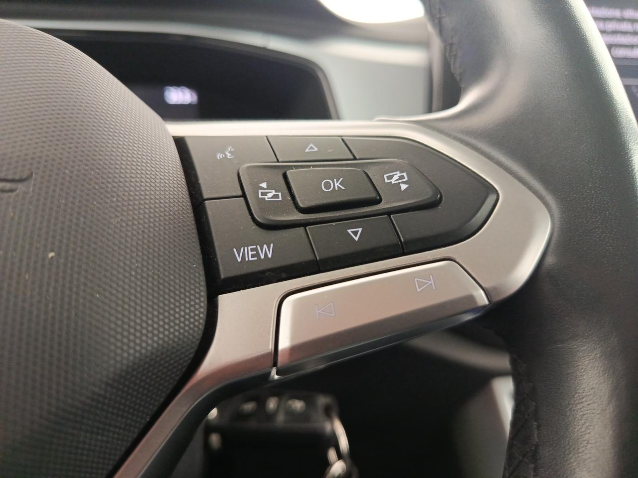 VOLKSWAGEN T-Roc - T-Roc 1.0 TSI Life
