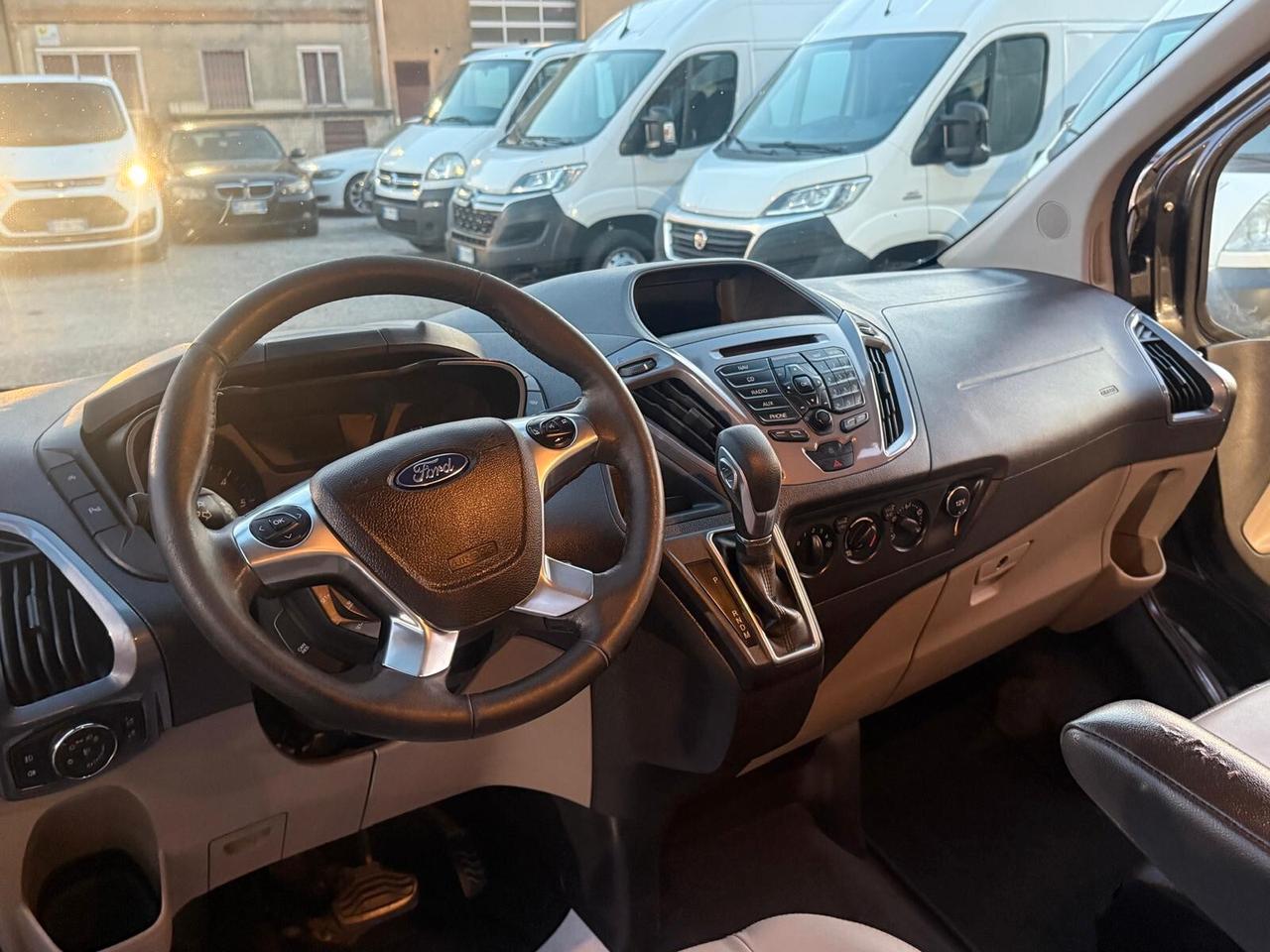 Ford Tourneo Custom 310 2.0 TDCi 170CV automatico 9 posti