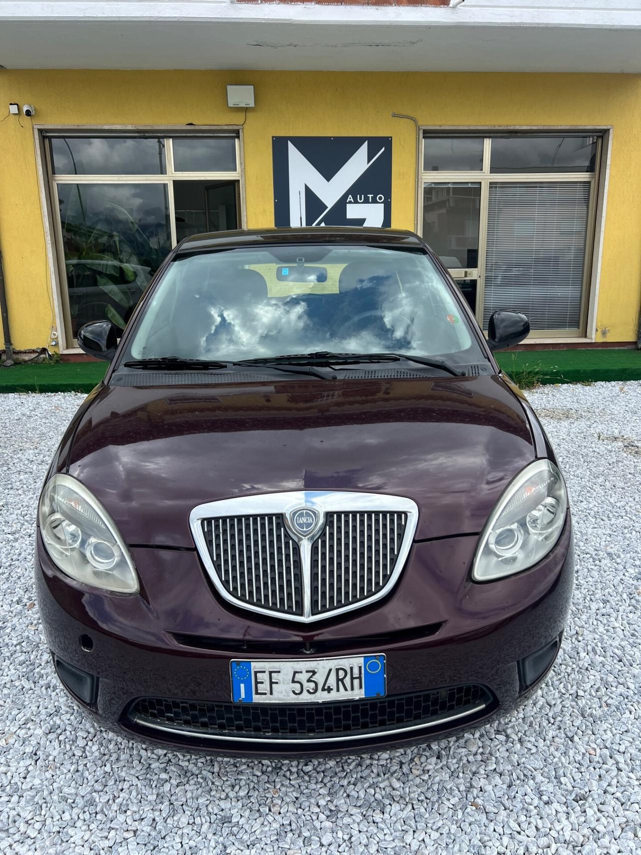 Lancia Ypsilon 1.2 69 CV Unyca