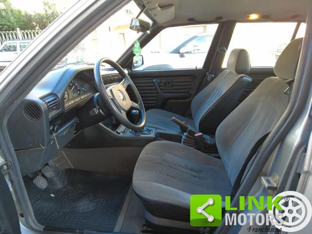 BMW 318 i 4 porte