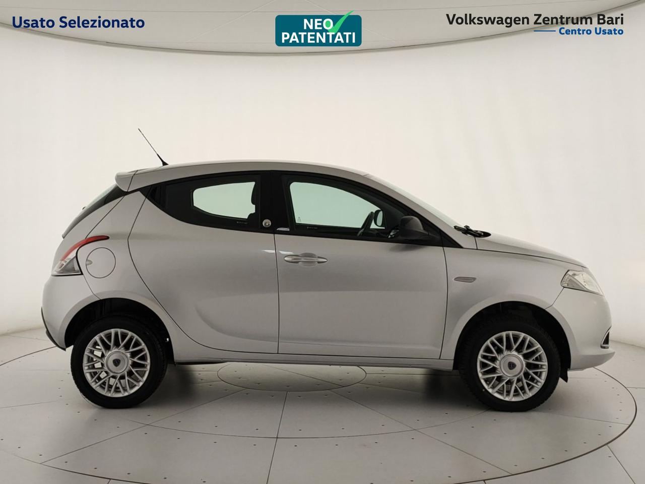 Lancia Ypsilon 0.9 t.air gold ecochic metano 80cv
