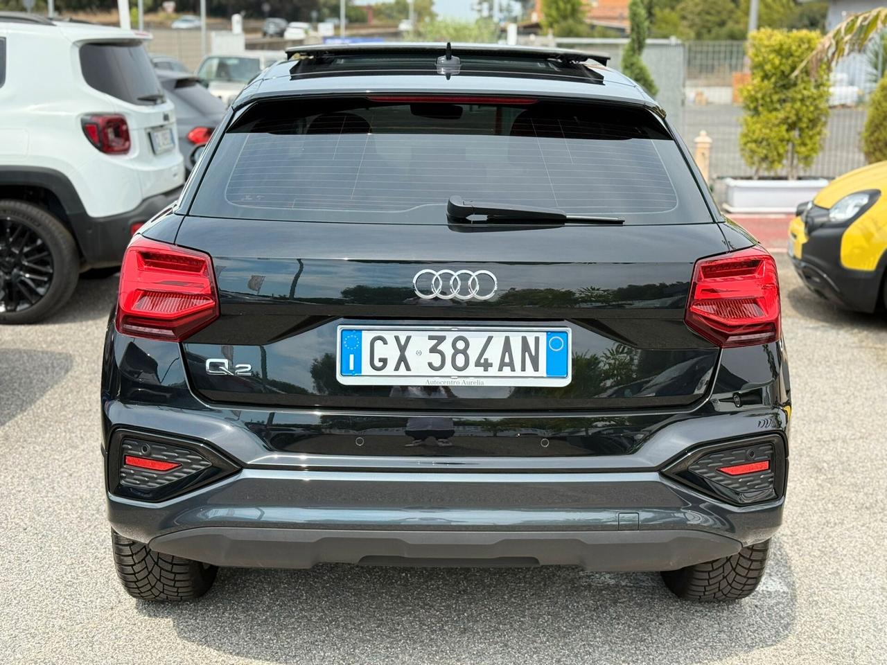 Audi Q2 30 TDI Identity Black