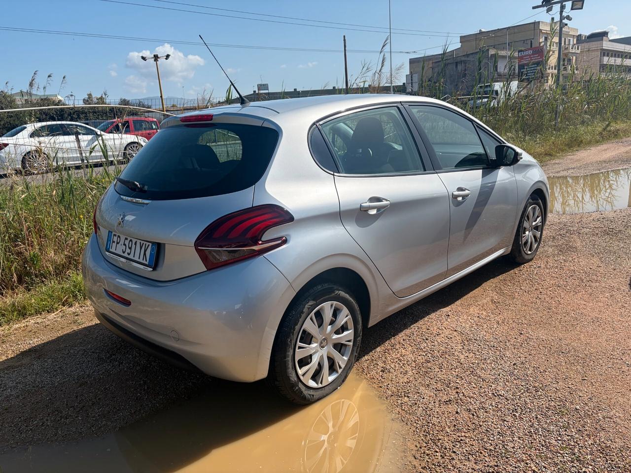 PEUGEOT 208 1.6 HDI ANNO 2018 75CV ADATTA NEOPATENTATI